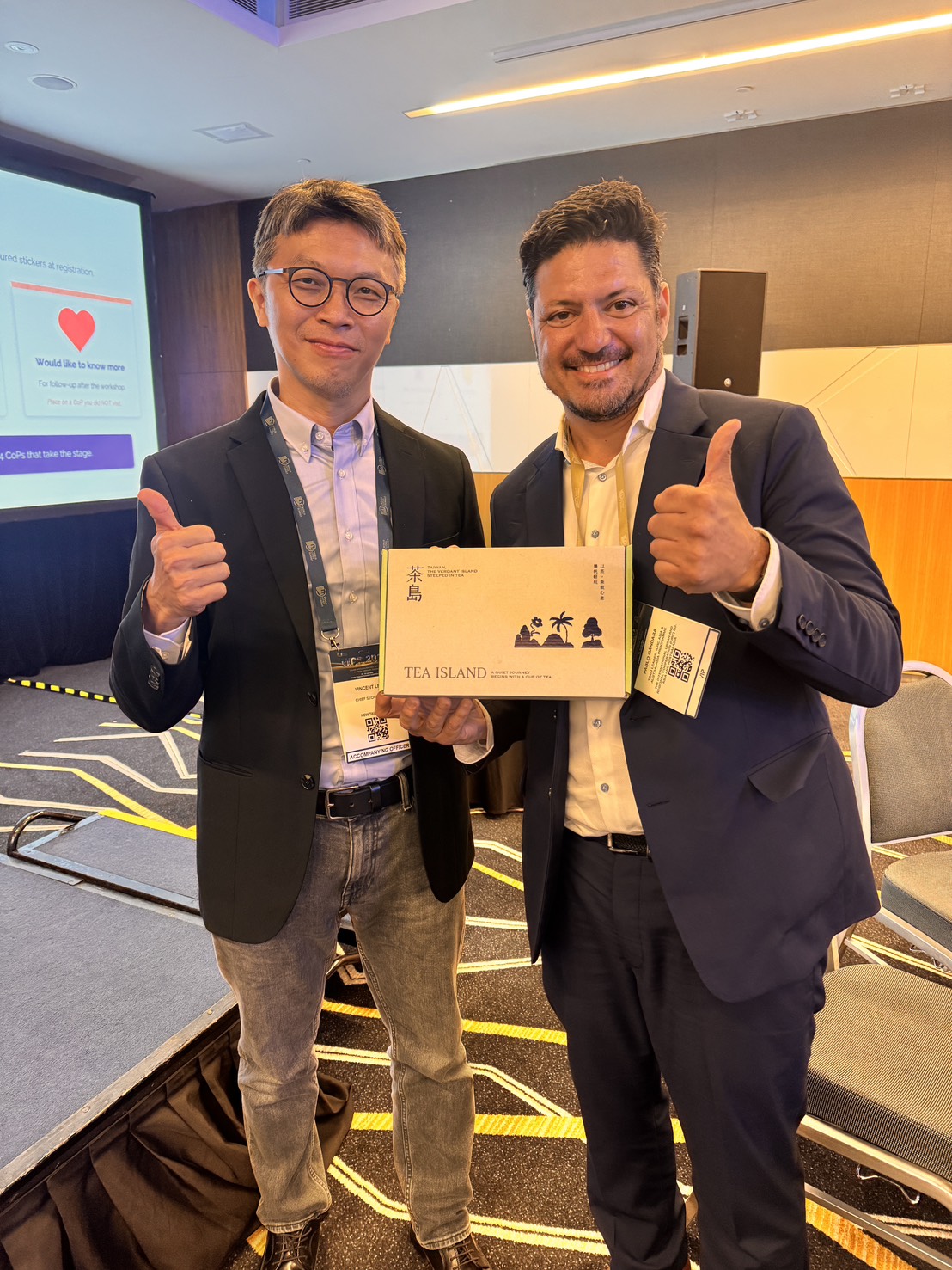 Ying-Chang Li, Acting Deputy Director General of the Secretariat, with Pablo Gándara, IURC Team Leader.